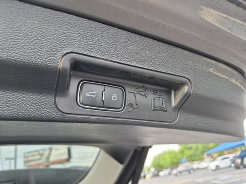 Used 2025 Ford Explorer Active RWD image 20