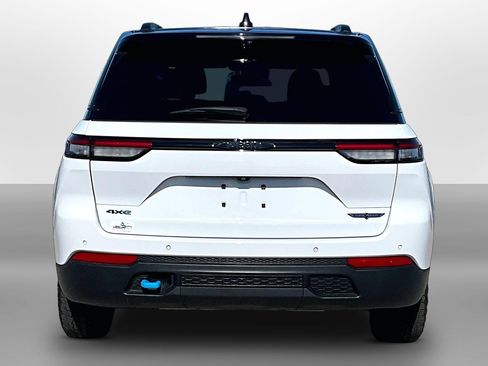 Used 2022 Jeep Grand Cherokee Trailhawk w/ Advanced Protech Group II AWD/4WD image 4