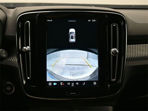 Used 2023 Volvo XC40 B5 Plus w/ Protection Package Premier image 19