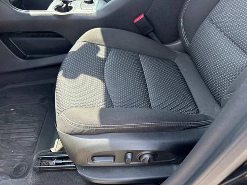 Used 2022 GMC Terrain SLE w/ Driver Convenience Package FWD image 23