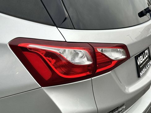 Used 2018 Chevrolet Equinox LT image 6