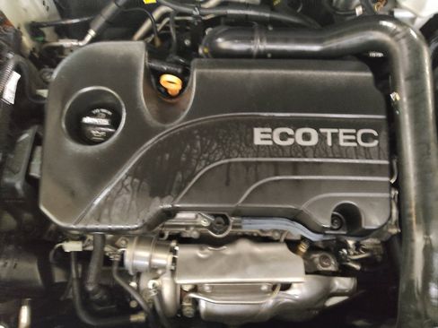 Used 2020 Chevrolet Equinox LT image 30