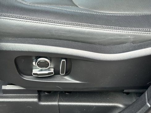 Used 2024 Land Rover Defender 130 Outbound image 12