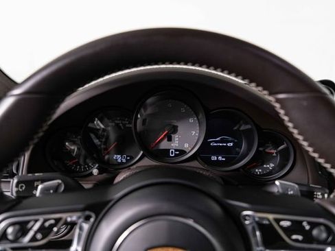 Used 2018 Porsche 911 Carrera 4S AWD/4WD image 17
