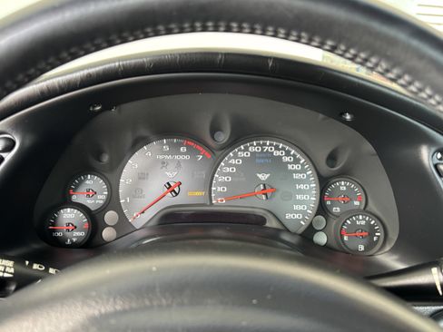 Used 2002 Chevrolet Corvette Coupe w/ Preferred Equipment Group2 RWD image 10