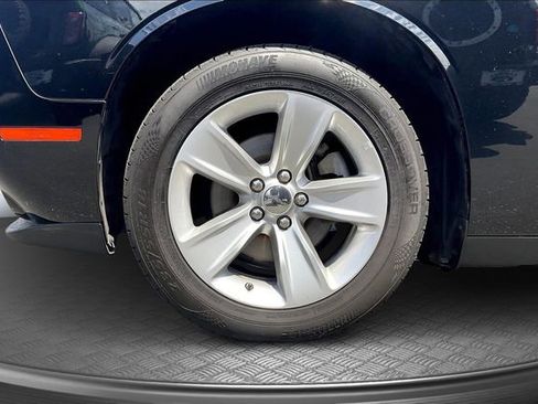 Used 2023 Dodge Challenger SXT image 8