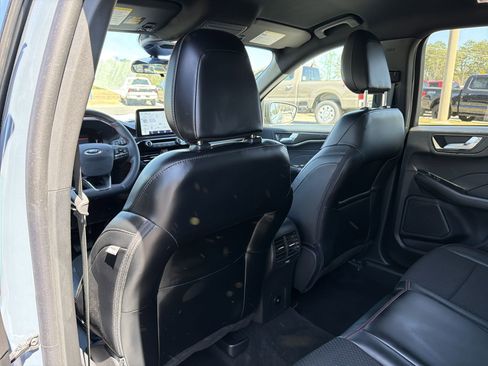 Used 2025 Ford Escape ST-Line w/ Cold Weather Package image 18