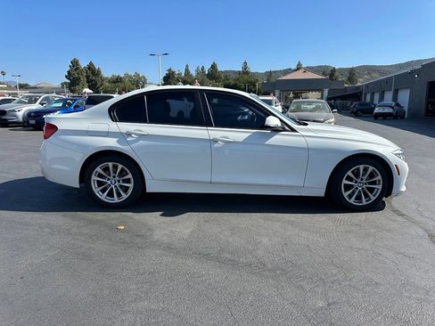 Used 2016 BMW 320i Sedan RWD image 8