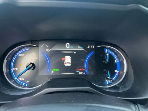 Used 2025 Toyota RAV4 LE image 40