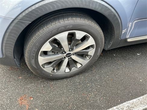 Used 2020 Kia Telluride S w/ S 8 Passenger Seating Package image 4