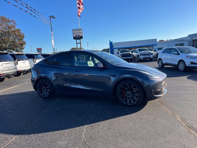 Used 2023 Tesla Model Y Performance AWD/4WD image 2