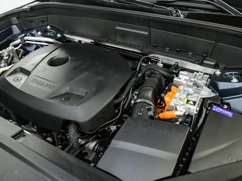 Certified 2025 Volvo XC90 T8 Ultra w/ Protection Package Premier AWD/4WD image 29