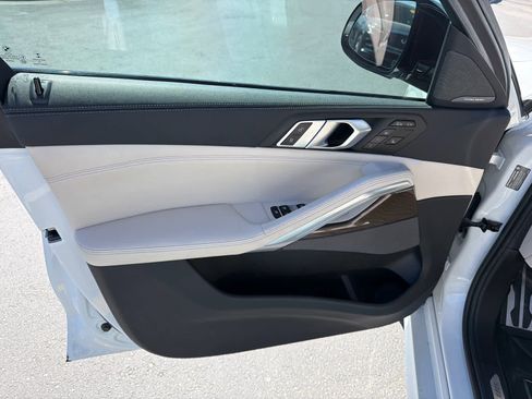 Used 2023 BMW X6 xDrive40i w/ Executive Package image 24