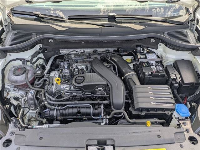 Used 2024 Volkswagen Taos SE w/ Panoramic Sunroof Package FWD image 22