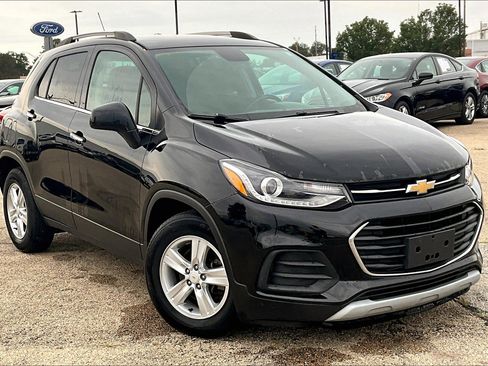 Used 2019 Chevrolet Trax LT w/ LT Convenience Package image 37