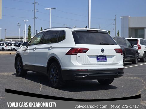 Used 2022 Volkswagen Tiguan SE FWD image 4