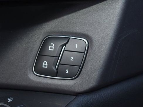 Used 2021 Ford Expedition Limited image 16