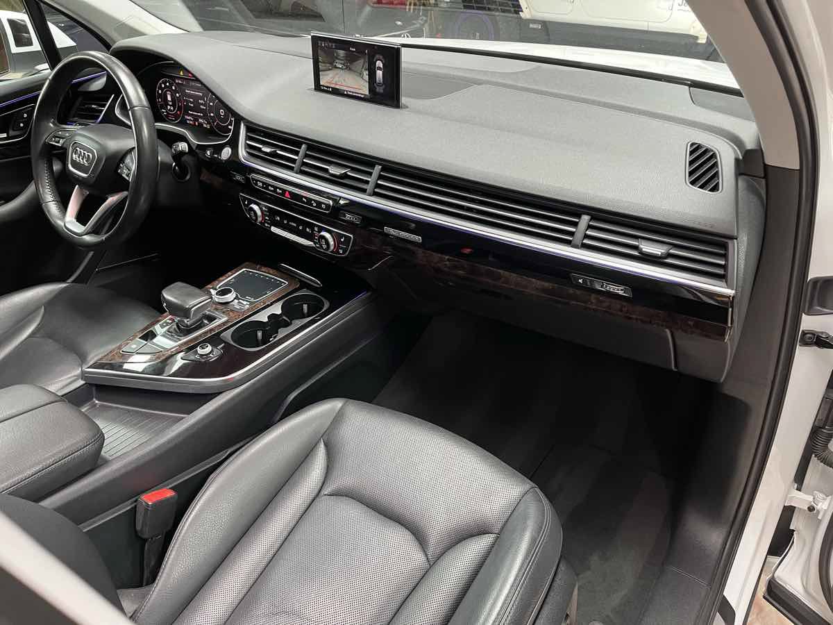 Used 2018 Audi Q7 3.0T Prestige w/ Prestige Package AWD/4WD image 24