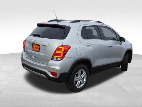 Used 2019 Chevrolet Trax LT w/ LT Convenience Package image 5