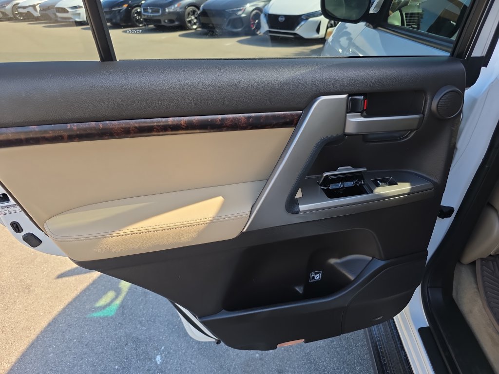 Used 2011 Toyota Land Cruiser w/ Upgrade Pkg AWD/4WD image 40