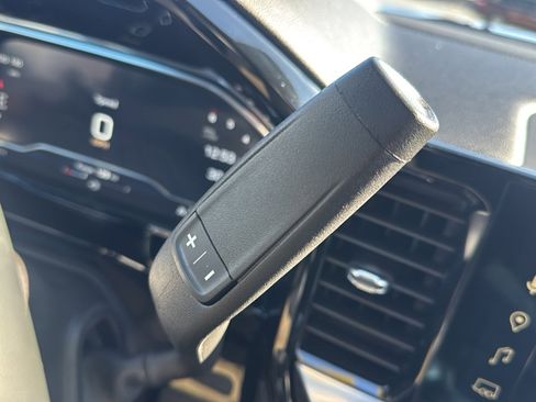 Used 2023 GMC Sierra 1500 Elevation image 26