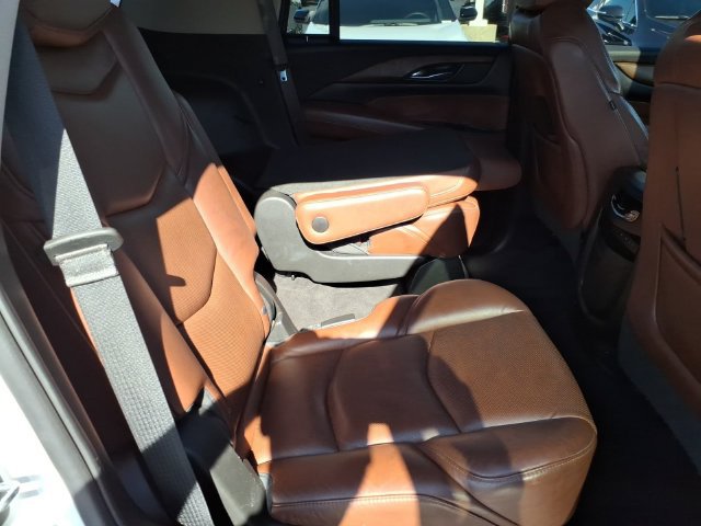 Used 2018 Cadillac Escalade Luxury AWD/4WD image 26
