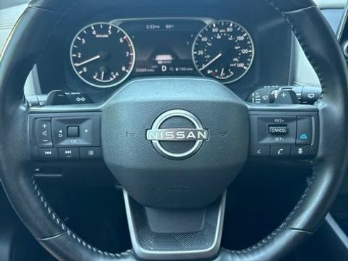 Used 2025 Nissan Rogue SV AWD/4WD image 8