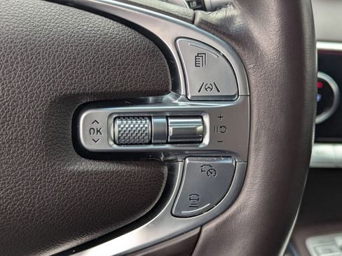 Used 2022 Genesis GV70 2.5T w/ Advanced Package image 27