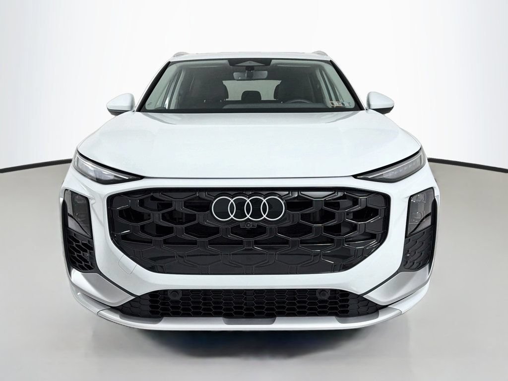 Used 2026 Audi Q3 quattro 2.0T w/ Driver Assistance Package AWD/4WD image 2