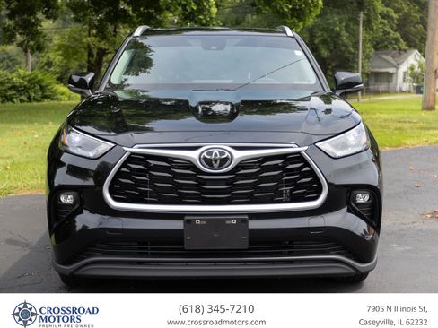 Used 2023 Toyota Highlander XLE AWD/4WD image 6