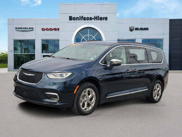 Used 2022 Chrysler Pacifica Limited w/ Uconnect Theater Family Group AWD/4WD image 3