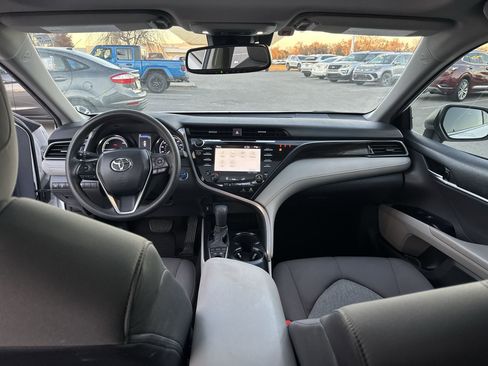 Used 2020 Toyota Camry LE image 21