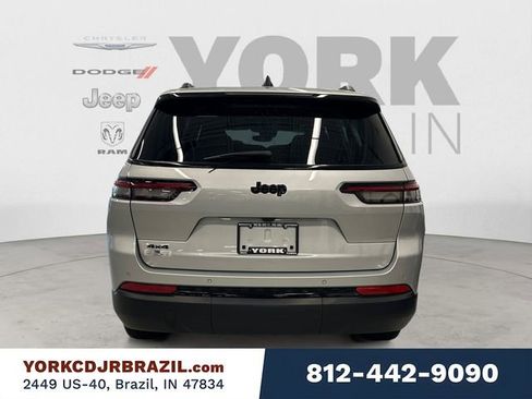Used 2024 Jeep Grand Cherokee L Laredo AWD/4WD image 4