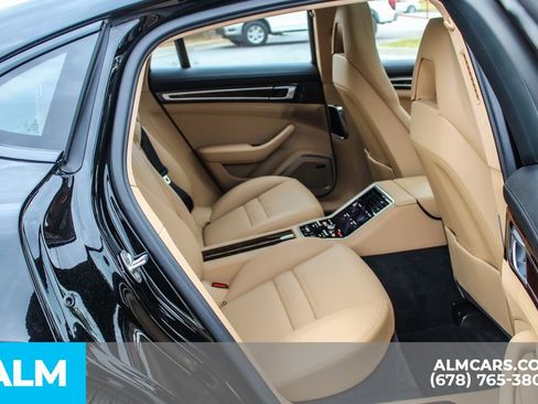 Used 2023 Porsche Panamera 4 Platinum Edition AWD/4WD image 18