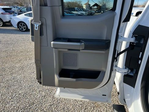 Used 2017 Ford F150 XLT w/ Equipment Group 301A Mid image 17