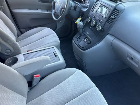 Used 2014 Kia Sedona LX FWD image 17