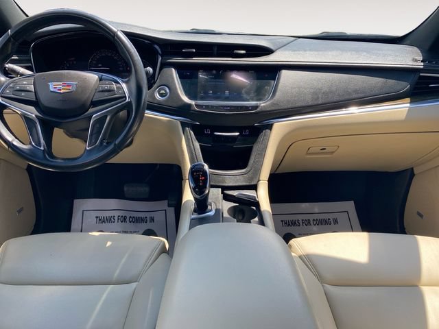 Used 2019 Cadillac XT5 AWD image 10