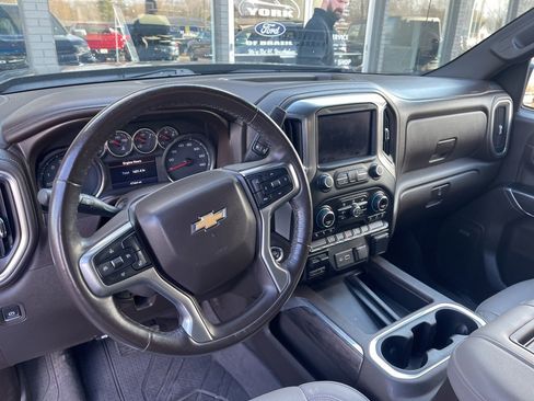 Used 2019 Chevrolet Silverado 1500 LTZ w/ LTZ Convenience Package image 16