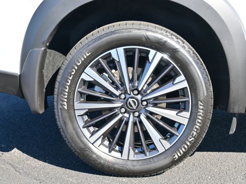 New 2026 Nissan Pathfinder Platinum image 10