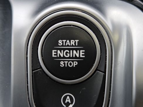 Used 2022 Mercedes-Benz GLB 250 4MATIC image 37
