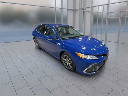 Certified 2023 Toyota Camry XLE w/ Cold Weather Package AWD/4WD image 2