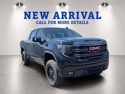 Used 2023 GMC Sierra 1500 AT4 w/ Technology Package AWD/4WD image 5