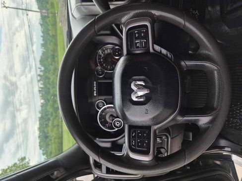 Used 2022 RAM 3500 Tradesman w/ Chrome Appearance Group AWD/4WD image 14