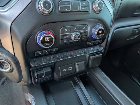 Used 2022 GMC Sierra 1500 SLT w/ SLT Premium Plus Package image 11