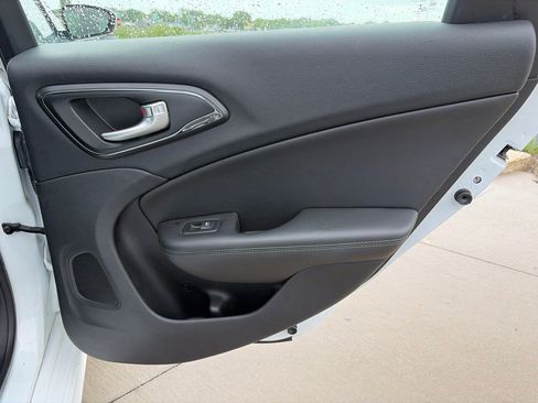 Used 2016 Chrysler 200 S FWD image 25