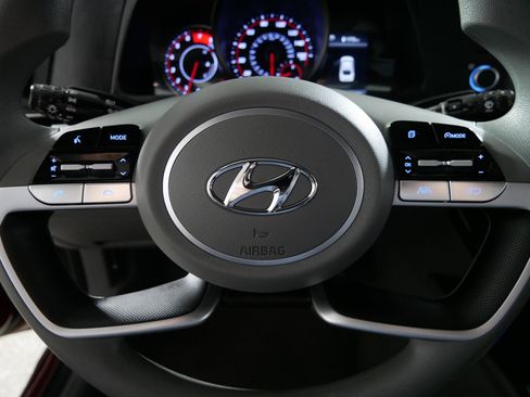 Used 2023 Hyundai Elantra SEL image 25