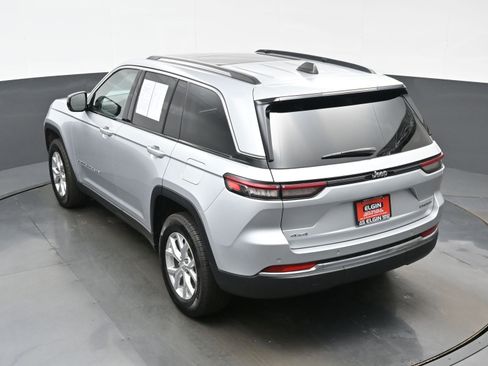 Used 2024 Jeep Grand Cherokee Limited AWD/4WD image 34