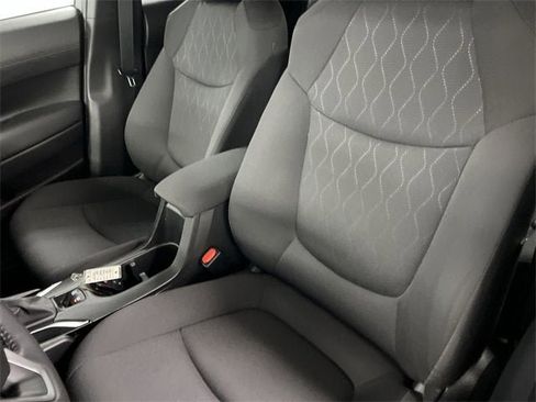 Used 2023 Toyota Corolla Cross LE image 19