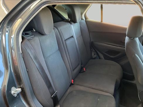 Used 2016 Chevrolet Trax LS FWD image 18