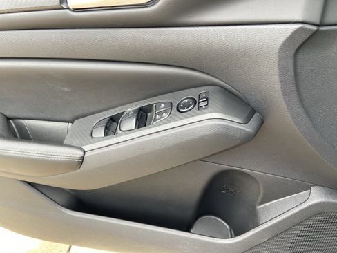 Used 2024 Nissan Altima 2.5 SV image 44